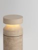 Minimalistyczny słupek ogrodowy klasyczny LED beżowa niska tuba trawertyn IP65 REVARIO LE75113 Luces Exclusivas
